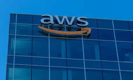 Amazon lansează program educațional pentru studenți în cloud