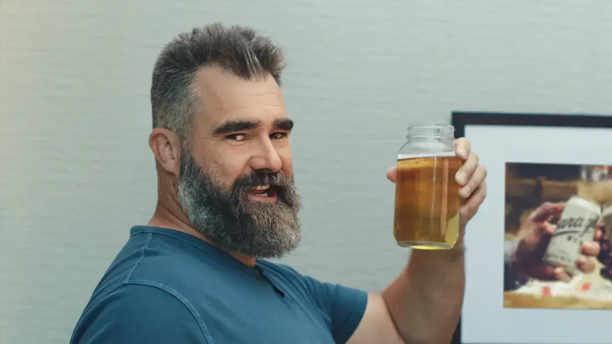 Campania lui Jason Kelce: umor pentru conservarea apei
