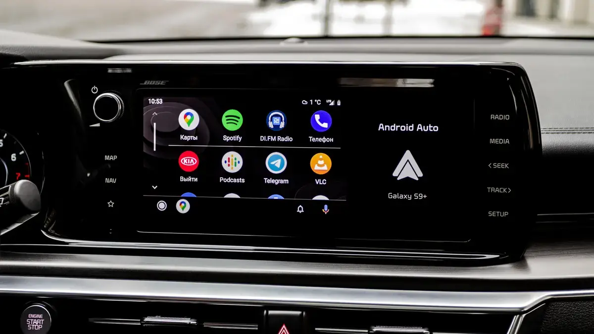 Compararea Wireless Android Auto cu USB: Avantaje și Dezavantaje