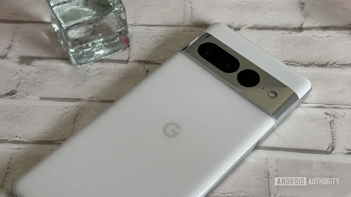 E timpul să schimbi telefonul? 6 modele Android care au îmbătrânit