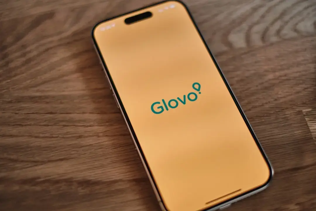 Glovo vânează startup-uri românești pentru Tech Catalyst: 5.000 euro și program la Barcelona