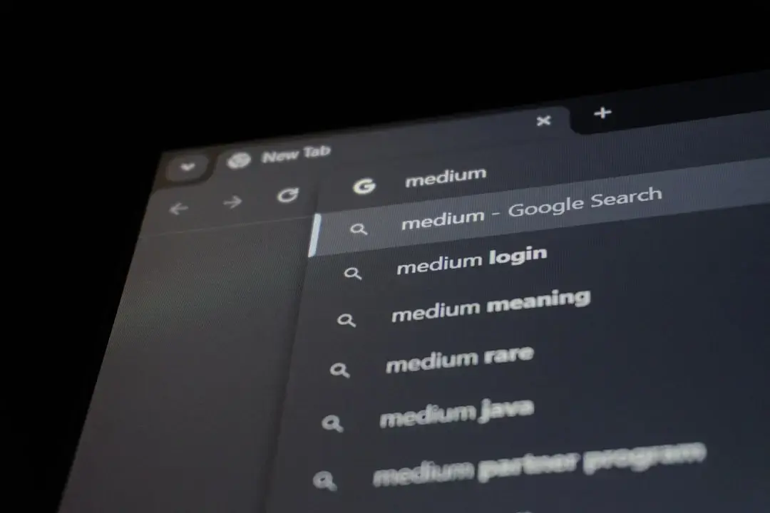 Google îmbunătățește Discover Feed cu personalizare naturală
