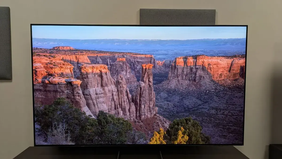 Samsung reduce prețurile TV-urilor OLED și Galaxy S26 Ultra
