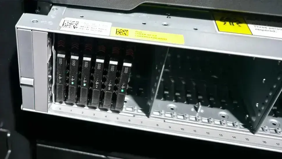 SSD-urile de afaceri, de 18,6 ori mai scumpe decât HDD-urile