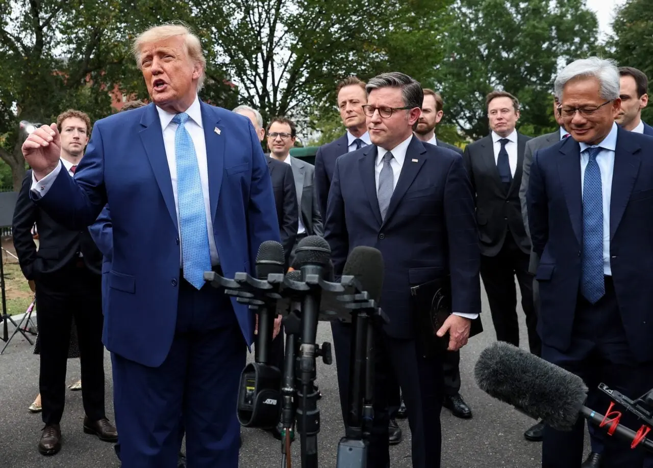 Trump impune termenul „Super Inteligență” pentru AI, în ciuda scepticismului