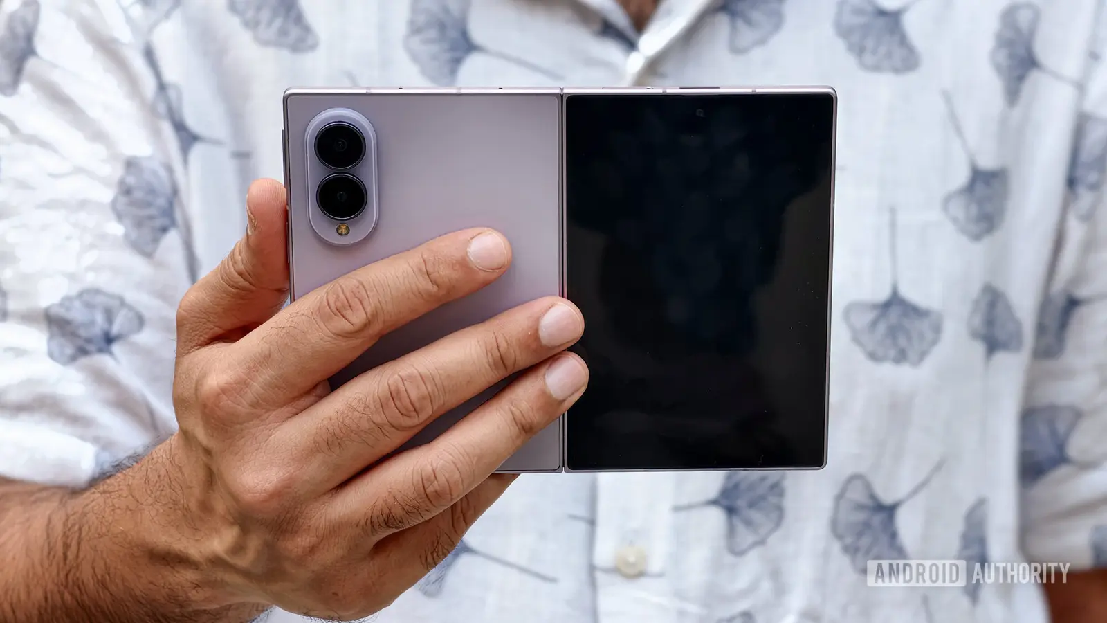 După o lună cu Galaxy Z Fold 8, orice alt telefon Android pare greșit