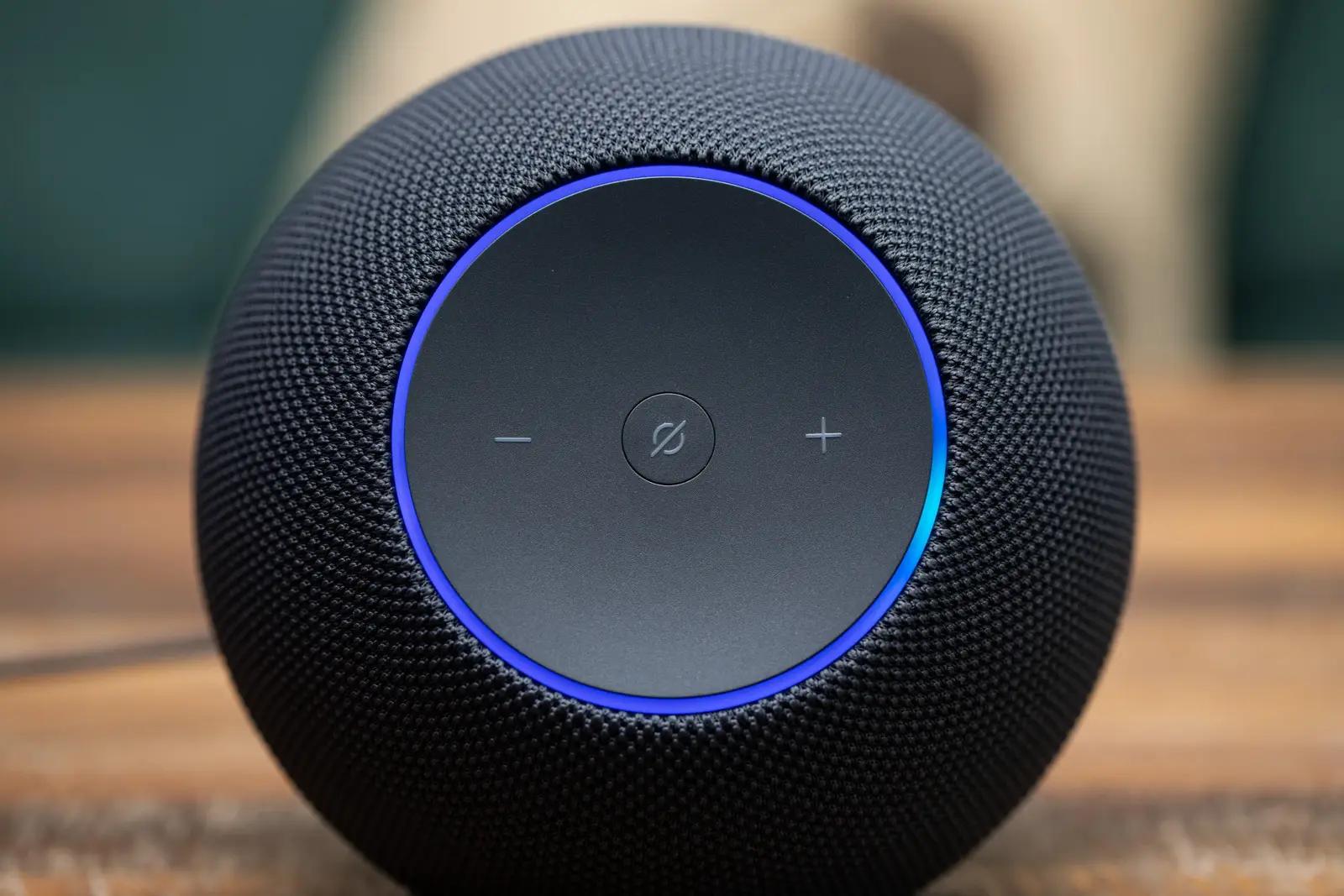 Boxele Amazon Echo au luat-o razna: Cântă „lalala” fără oprire în casele oamenilor