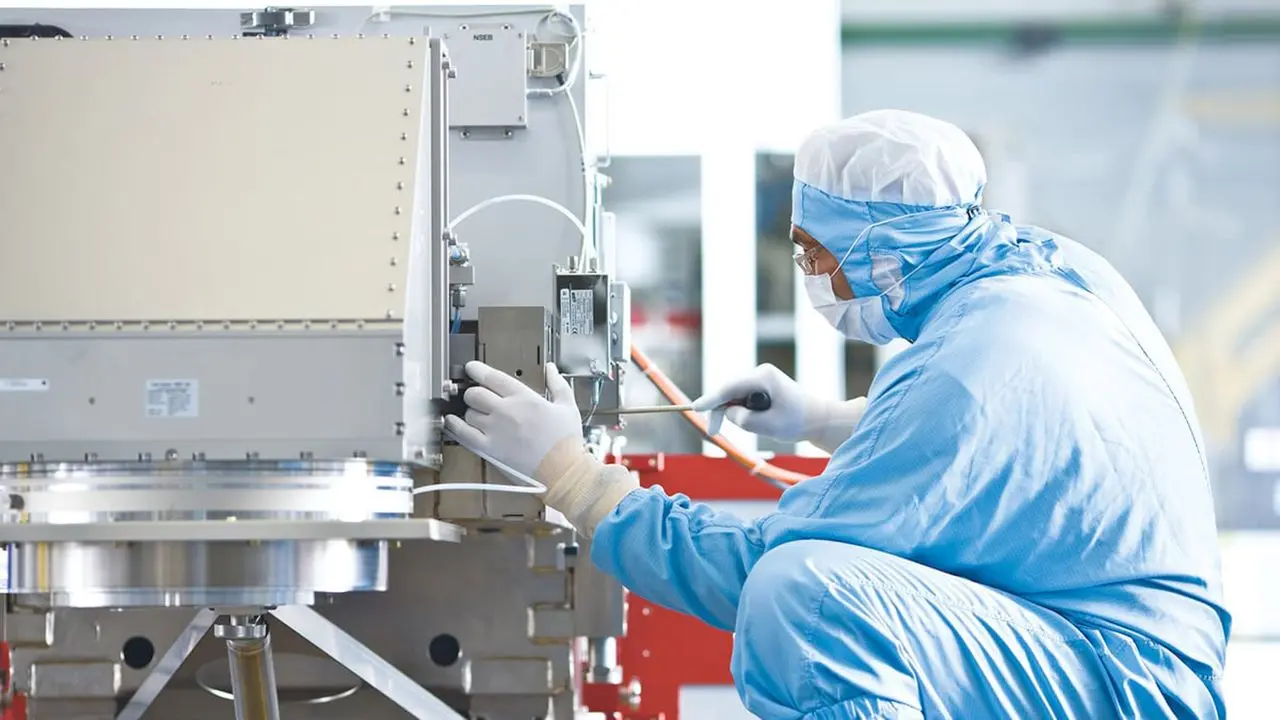 ASML înregistrează o creștere spectaculoasă a comenzilor pentru echipamentele viitoare de fabricare a cipurilor