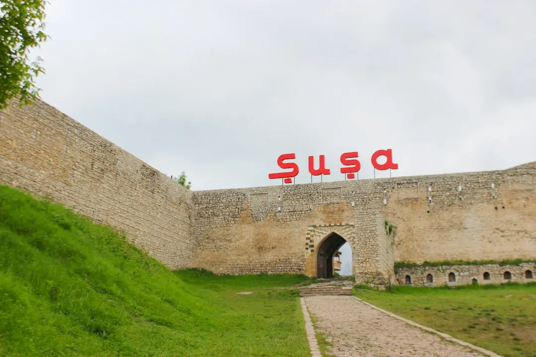 Și-a vândut totul pentru o iubită virtuală generată de AI care nu există