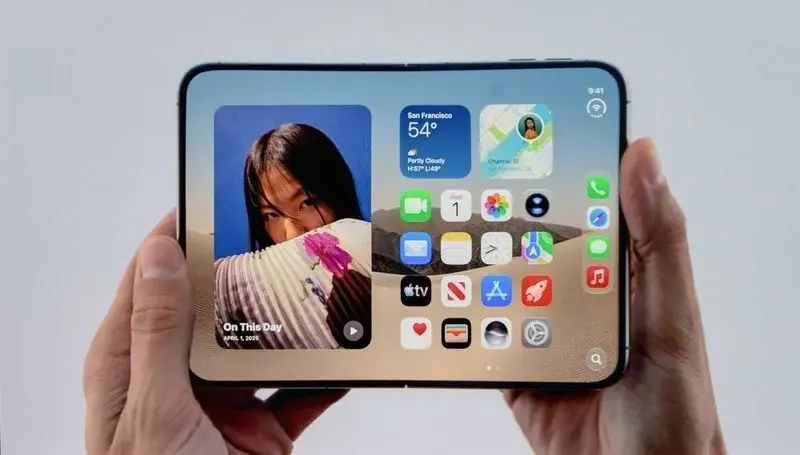 FOTO Bătaie pe telefoane mobile. Cozi în fața magazinelor cu mai multe ore înainte de deschidere la lansarea iPhone Duo