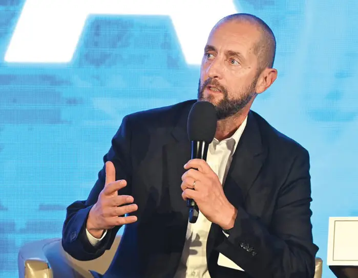 Dragoș Damian, CEO Terapia: Luca Nicolescu, ai văzut lansarea de joi a noului Tesla Roadster? Epic!