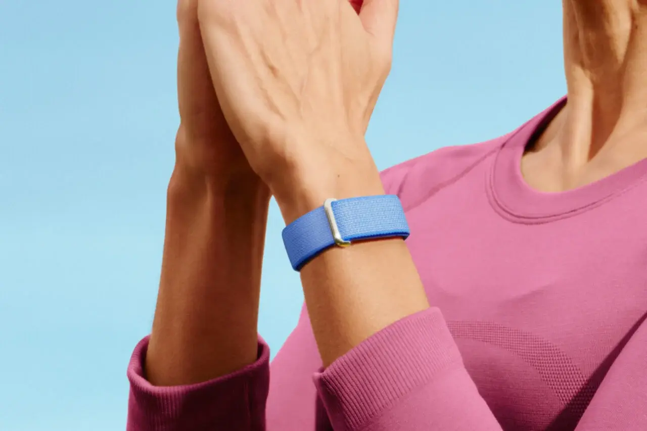 Fitbit Edge: noul tracker cu ecran de la Google, între Air și Pixel Watch