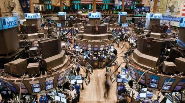 Investitorii părăsesc acțiunile tech după rezultatele slabe ale Intel și Amazon