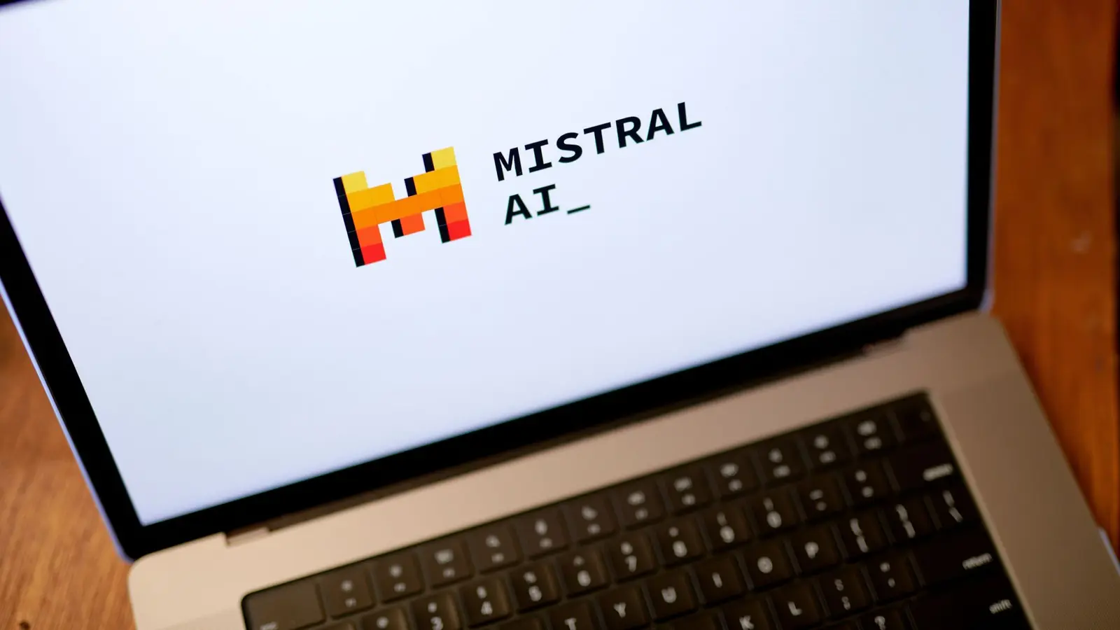 Mistral lansează modelul Large 4, dominând topul sistemelor open‑weight