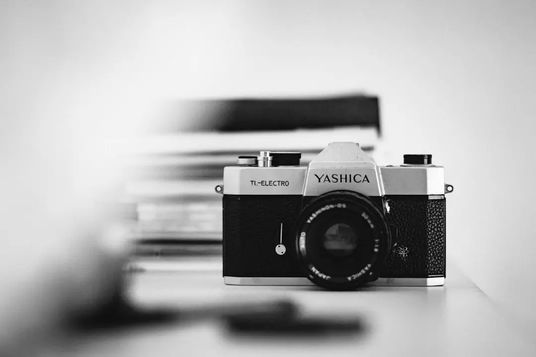 Nostalgia anilor '90, direct în browser: Cum să transformi pozele digitale în fotografii vintage