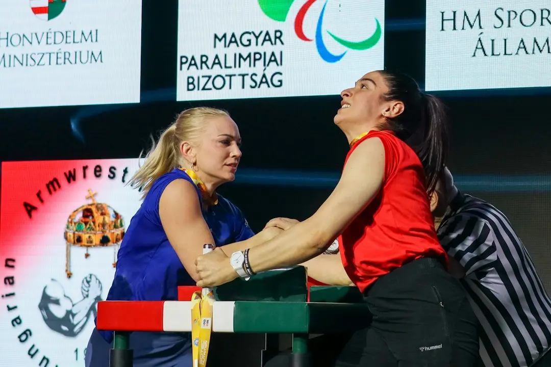Olimpici români organizează conferință AI la Politehnica București