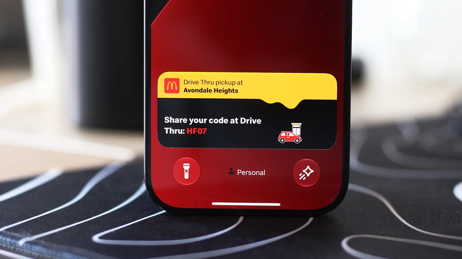 Cum primești notificări în timp real pe ecranul iPhone-ului