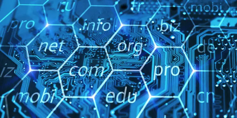 Războiul giganților tech pentru controlul noilor domenii de internet