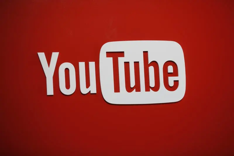 YouTube intră în războiul cărților audio: noul capitol al platformei